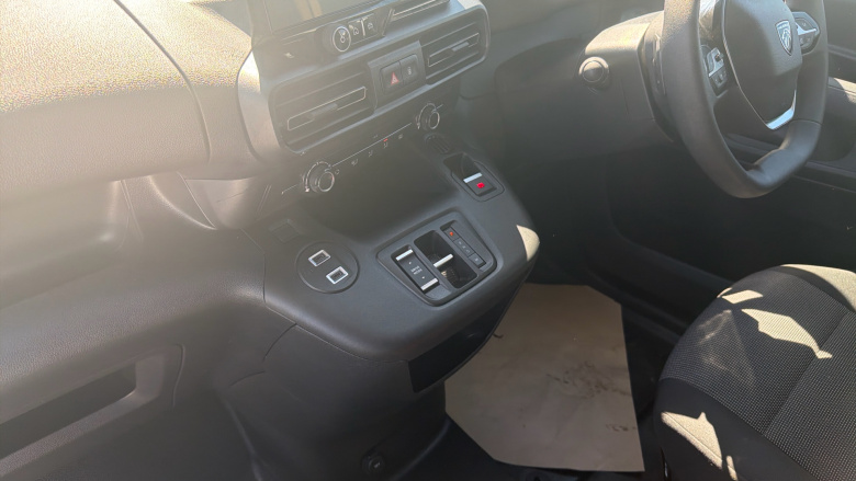 Peugeot Partner Standard Diesel 1.5 BlueHDi 130 Professional Van EAT8
